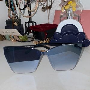 Diff sunglasses only worn once